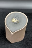 خاتم ذهب تصميم الماس عيار 18 وزن من 1.2 الى 1.3 جر...