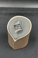 خاتم ذهب ابيض تصميم الماس عيار 18 وزن 2.4 جرام