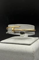 اسوارة مسمار ذهب صافي عيار 18 وزن من 5.7 الى 6 جرا...