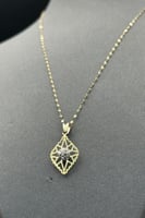 عقد ذهب تصميم الماس عيار 18 وزن 0.6 جرام