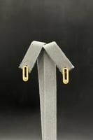 حلق مستطيل ذهب تصميم الماس عيار 18 وزن 1.1 جرام