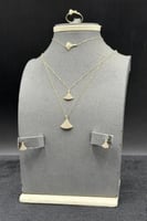 طقم ذهب ناعم عيار 18 رقة المثلث وزن 2.6 جرام