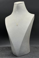 عقد مستطيل ذهب تصميم الماس عيار 18 وزن 0.5 جرام