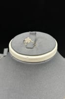 طقم اطفال وردة ذهب تصميم الماس عيار 18 وزن 1.8 جرا...