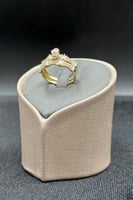 دبلة توينز ذهب مع باقيت تصميم الماس عيار 18 وزن 3....