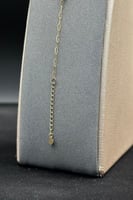 اسوارة وردات ذهب صافي ملون عيار 18 وزن 0.8 جرام