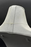 عقد وردة ذهب صافي عيار 18 وزن 0.7 جرام