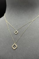 عقد دورين وردة مفرغ ذهب تصميم الماس عيار 18 وزن من...