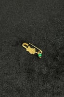 بروش اطفال دب ذهب مع صدف اخضر عيار 21 وزن 0.9 جرام