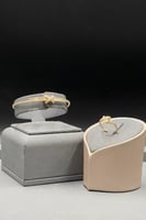 اسوارة مع خاتم شكل اكس ذهب تصميم الماس