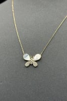 عقد اطفال فراشة ذهب تصميم الماس عيار 18 وزن 2.1 جر...