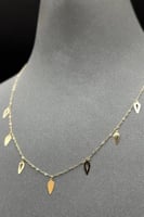 شوكر ذهب صافي عيار 18 وزن من 1.1 الى 1.2 جرام