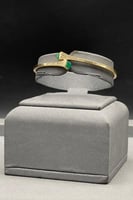 اسوارة مع خاتم ذهب تصميم الماس مع فص اخضر عيار 18...