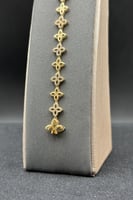 اسوارة زهرات ذهب تصميم الماس عيار 18 وزن 7 جرام