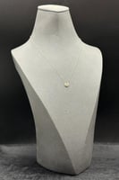 عقد ذهب تصميم الماس عيار 18 وزن من 0.4 الى 0.5 جرا...