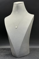 عقد قلب ذهب مع صدف ابيض عيار 18 وزن 0.7 جرام