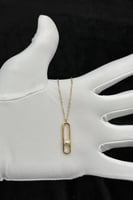 عقد مستطيل ذهب مع لؤلؤ عيار 21 وزن من 2.40 الى 2.4...