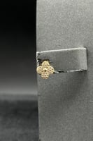 طقم اطفال وردة ذهب تصميم الماس عيار 18 وزن 2 جرام