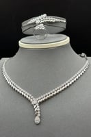 طقم دمعات ذهب ابيض تصميم الماس عيار 18 وزن 17.5 جر...