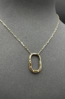 عقد بيضاوي الشكل ذهب تصميم الماس عيار 18 وزن 2.8 ج...