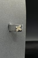 طقم اطفال وردة ذهب تصميم الماس عيار 18 وزن من 2 ال...