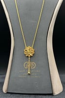 شال وردة ذهب صافي عيار 21 وزن 8.4 جرام