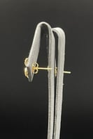 حلق وردة ذهب تصميم الماس عيار 18 وزن 1 جرام