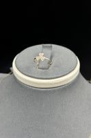 طقم اطفال وردة ذهب تصميم الماس عيار 18 وزن 1.6 جرا...