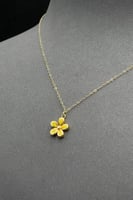 عقد وردة ذهب ملون عيار 18 وزن 1.8 جرام