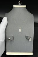 طقم اطفال مستطيل ذهب تصميم الماس عيار 18 وزن 1.6 ج...