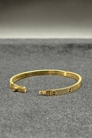 اسوارة اطفال ذهب صافي عيار 18 وزن من 6.4 الى 7.2 ج...