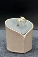 خاتم ذهب تصميم الماس عيار 18 وزن من 1.5 الى 1.6 جر...