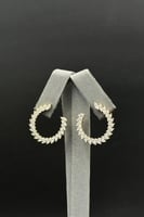 حلق تنس ذهب تصميم الماس عيار 18 وزن من 5.5 الى 5.6...