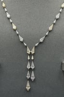 طقم ذهب تصميم الماس عيار 18 وزن 10.2 جرام