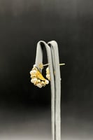 حلق كور ذهب مع لؤلؤ عيار 18 وزن 5.1 جرام