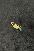 بروش اطفال قطه ذهب مع صدف اخضر عيار 21 وزن 0.9 جرا...