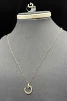 طقم اطفال مسمار ذهب تصميم الماس عيار 18 وزن من 1.5...