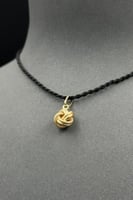 تعليقة مكرونة ذهب صافي عيار 18 وزن 1.1 جرام