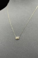 عقد مستطيل ذهب تصميم الماس عيار 18 وزن 0.5 جرام