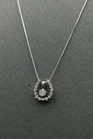 عقد الماس وزن الذهب : 2.40 جرام وزن الألماس : 0.19...