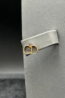 طقم ذهب ناعم عيار 18 توقيع الأناقة وزن 4.6 جرام