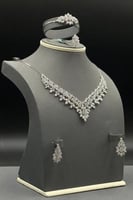 طقم ذهب ابيض للعروس تصميم الماس وزن 27.3 جرام