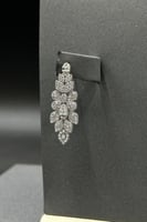 تألقى مع طقم ذهب ابيض بتصميم دمعات الماسى بوزن 28....