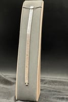 اسوارة ذهب ابيض عيار 18 وزن من 18.1 الى 18.9 جرام