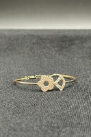 اسوارة اطفال وردة ذهب تصميم الماس عيار 18 وزن 1.6...