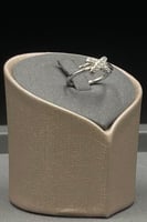 اسوارة مع خاتم ذهب ابيض عيار 18 شكل اكس تصميم الما...