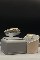 اسوارة مع خاتم ذهب شكل المستطيل تصميم الماس