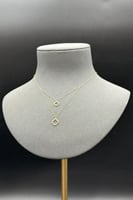 عقد دورين وردة مفرغ ذهب تصميم الماس عيار 18 وزن من...