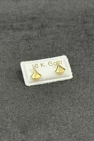 حلق طبي مثلث ذهب تصميم الماس عيار 18 وزن 0.3 جرام