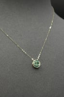 عقد اخضر ذهب تصميم الماس